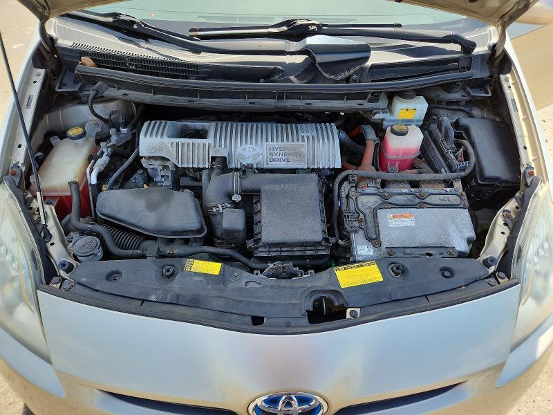 2010 Toyota Prius iii