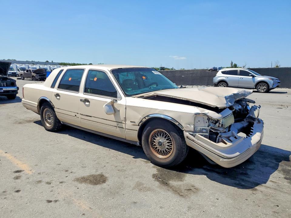 1996 Lincoln Town car Signature