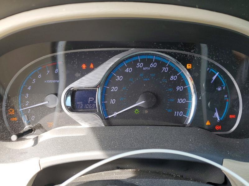 2013 Toyota Sienna xle 8-passenger