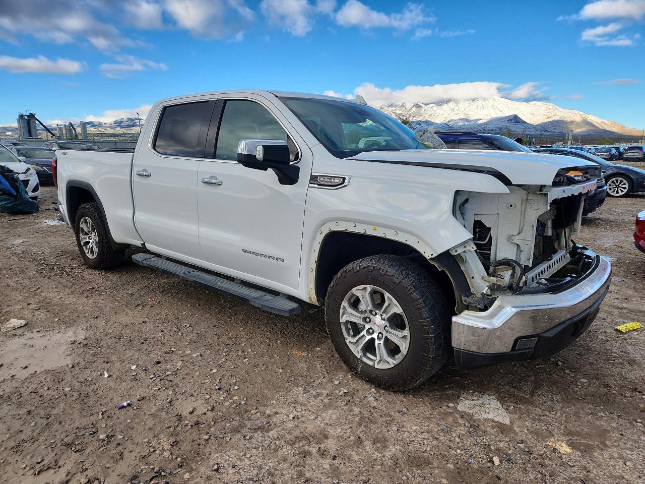 2023 GMC Sierra K1500 SLT