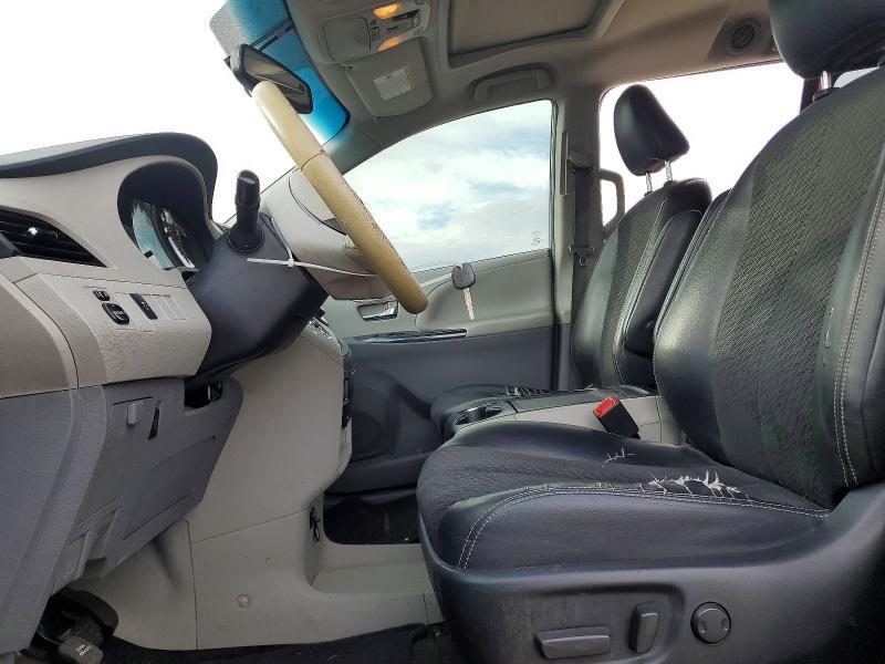 2014 Toyota Sienna Sport