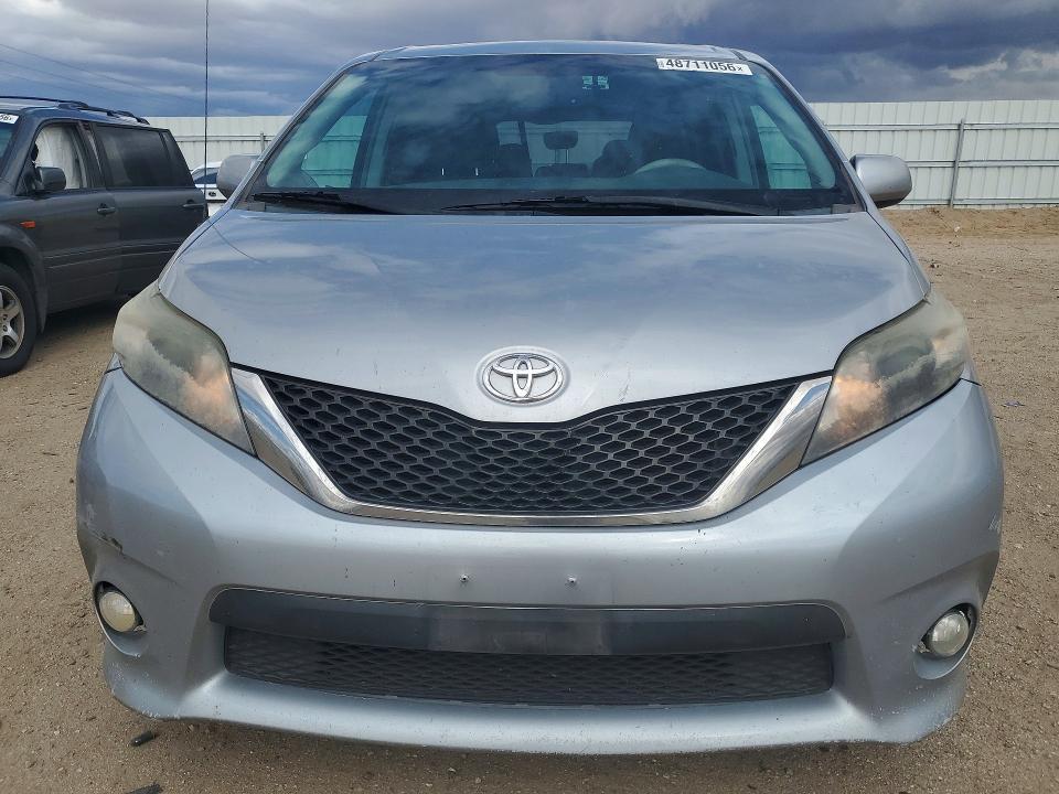 2013 Toyota Sienna Sport