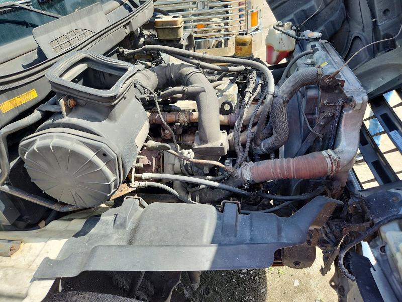 2013 Hino 258/268 BOX Truck