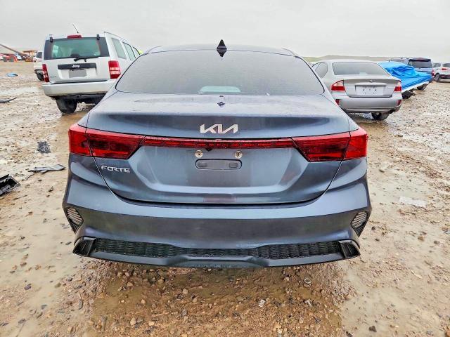2022 KIA Forte lxs