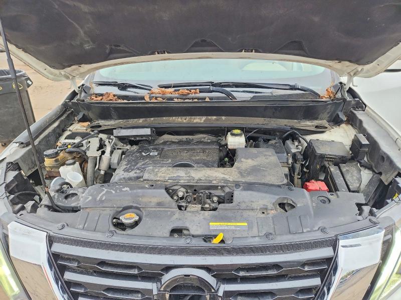 2017 Nissan Pathfinder sv