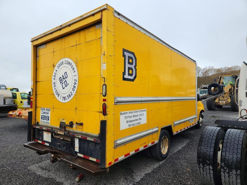 2015 GMC Savana BOX Truck