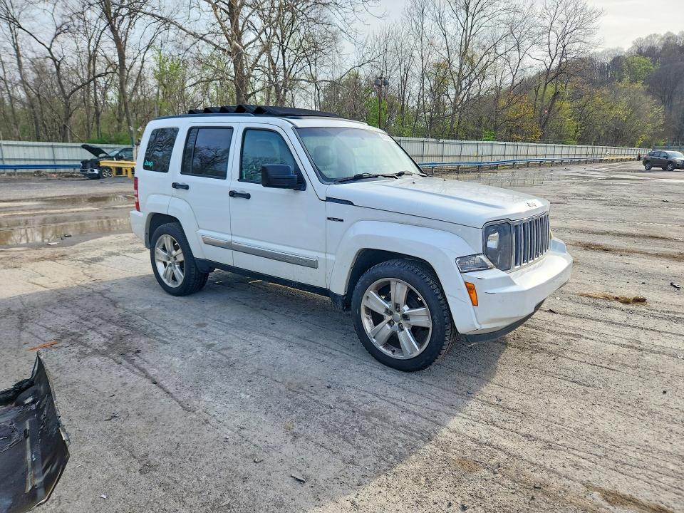 2012 Jeep Liberty jet
