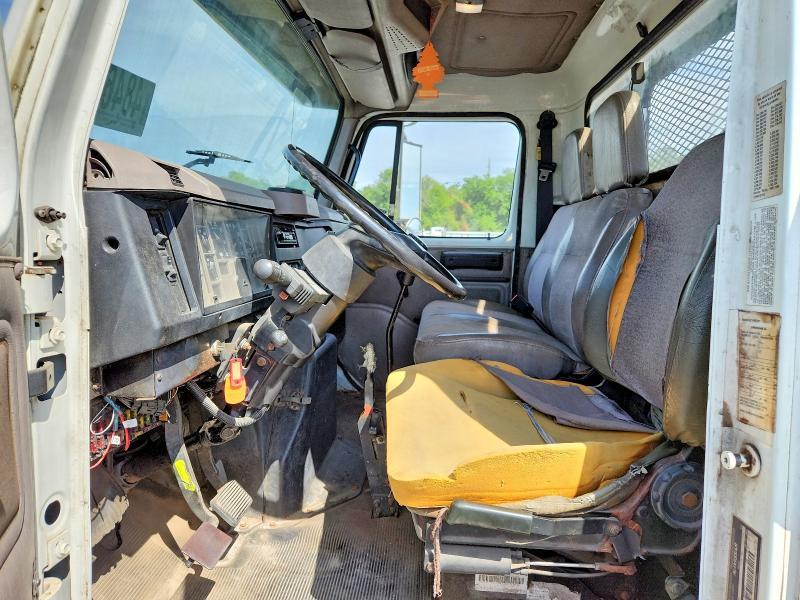 2000 International 4700 Flatbed Truck