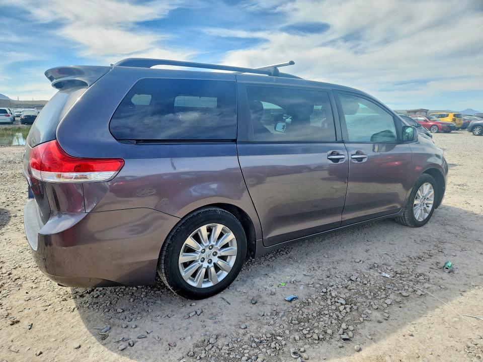 2011 Toyota Sienna Limited 7-passenger