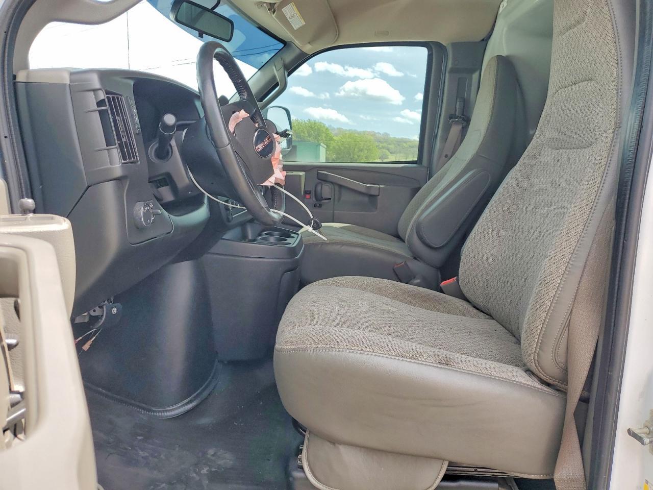 2023 GMC Savana 2500 Cargo EXT Delivery Van