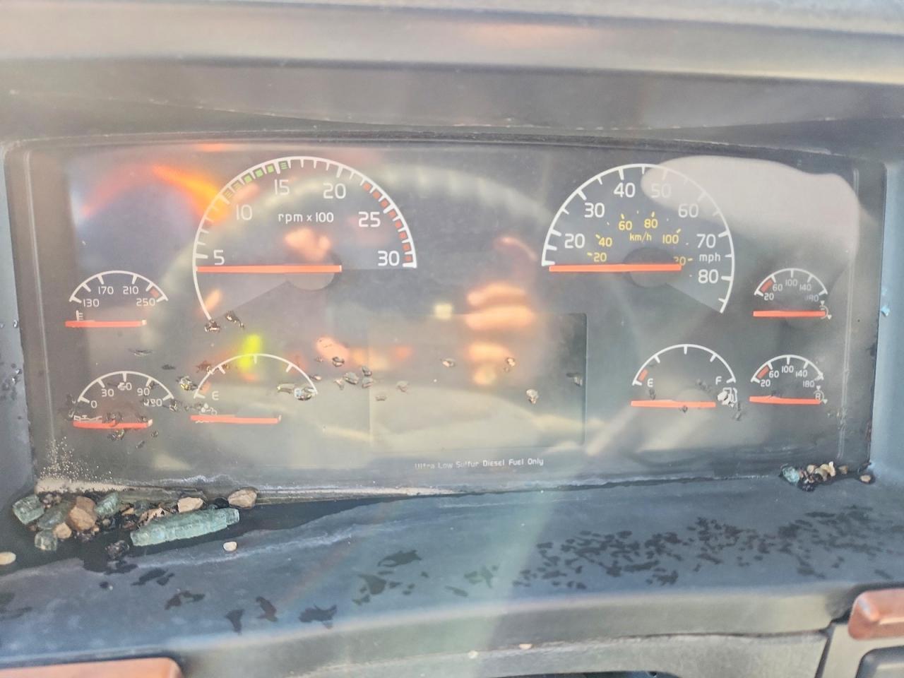 2012 Volv O VNL Semi Truck