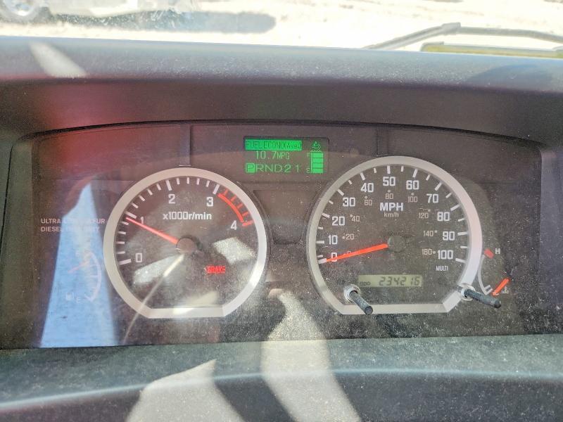 2014 Isuzu NRR Delivery Truck