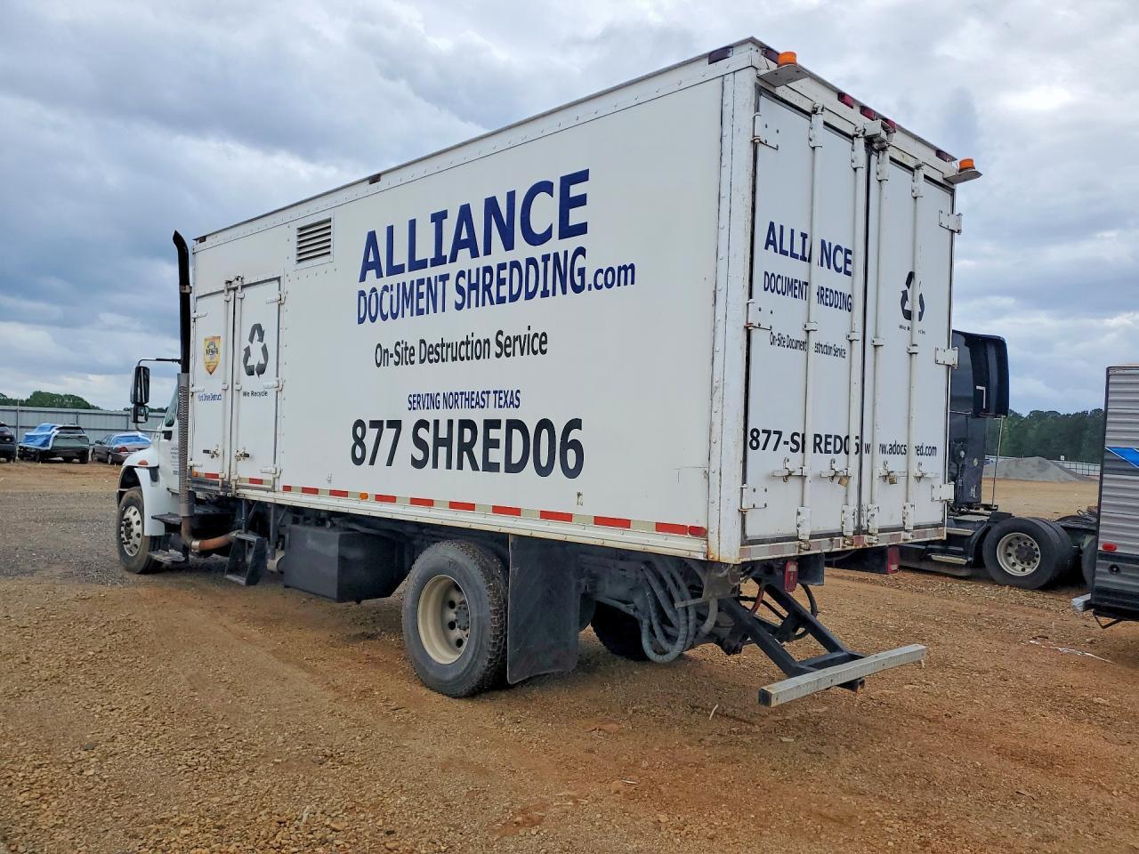 2005 International 4400 Refrigerated BOX Truck