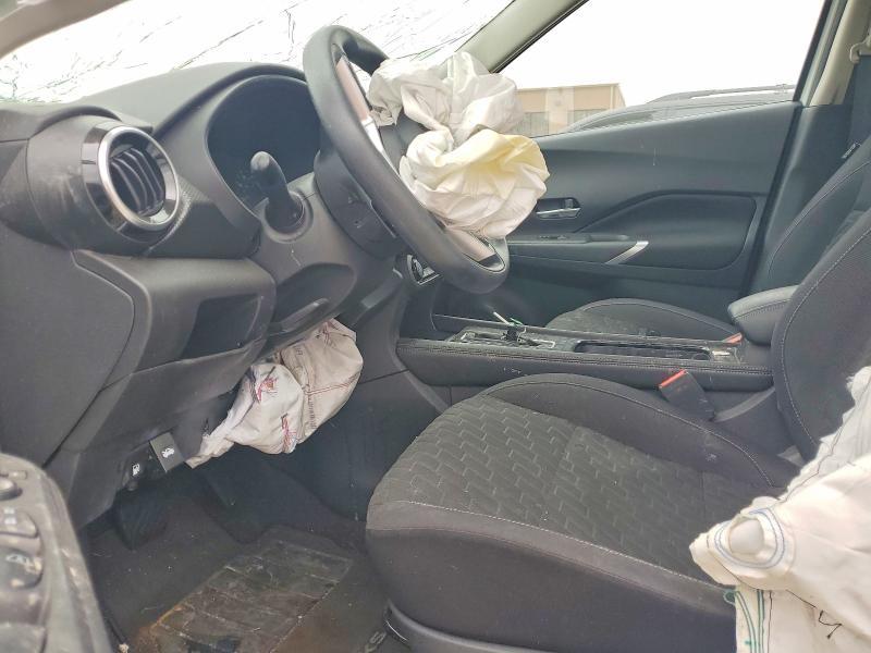 2022 Nissan Kicks sv