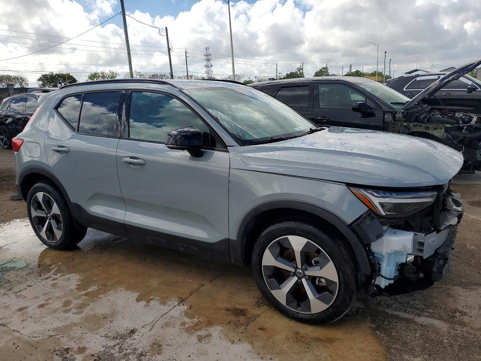 2026 Volvo Xc40 Plus