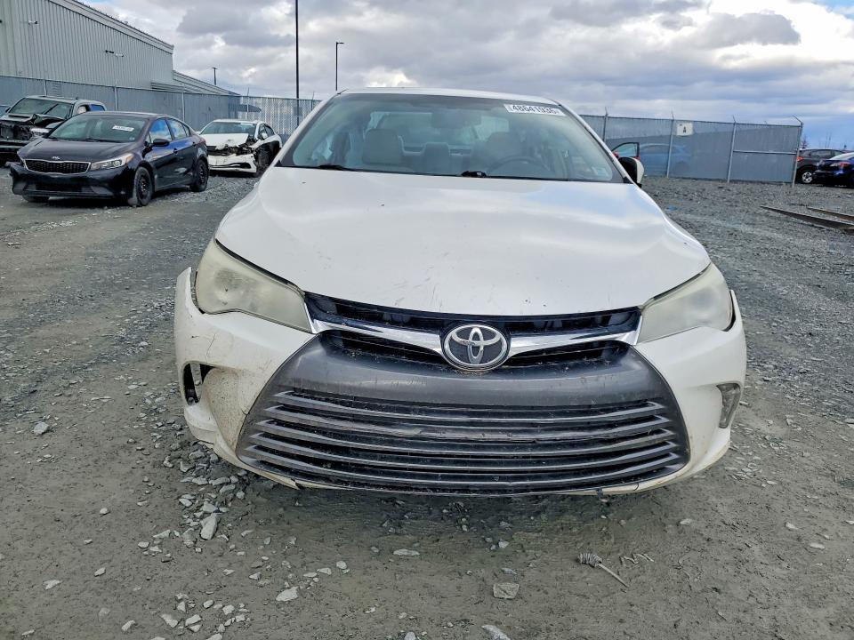 2015 Toyota Camry le