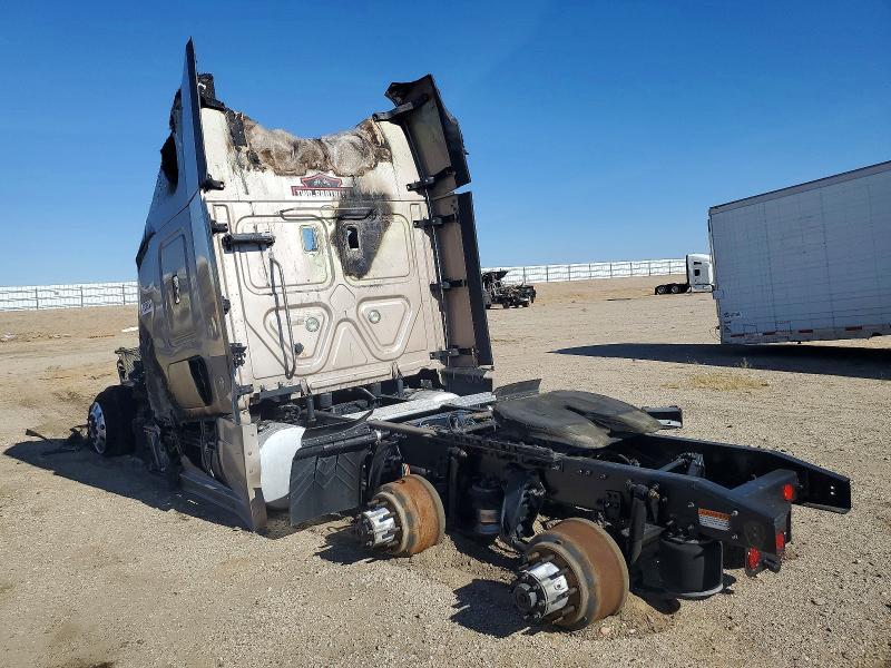 2016 Freigliner 2016 Freightliner Cascadia 125 Semi Truck