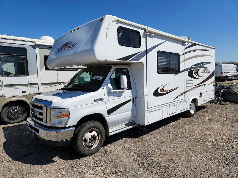 2013 Ford Econoline E450 Super Duty Cutaway Van