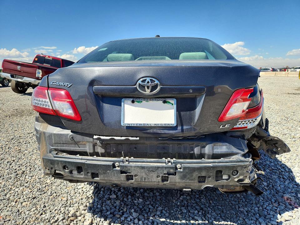 2011 Toyota Camry le