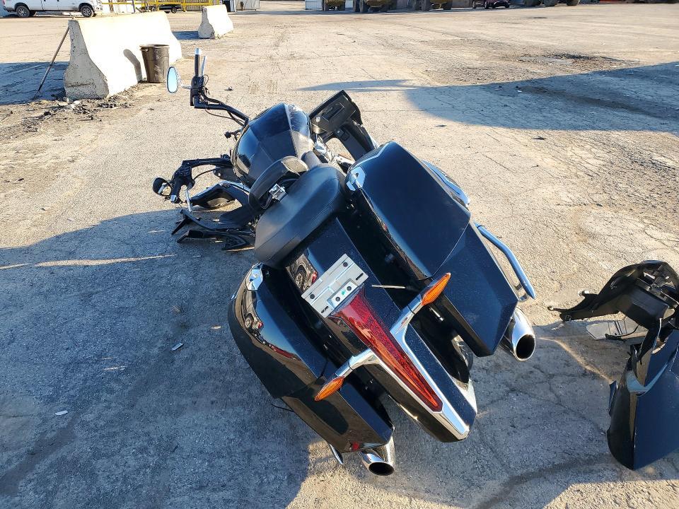 2015 Victory Cross Country Touring