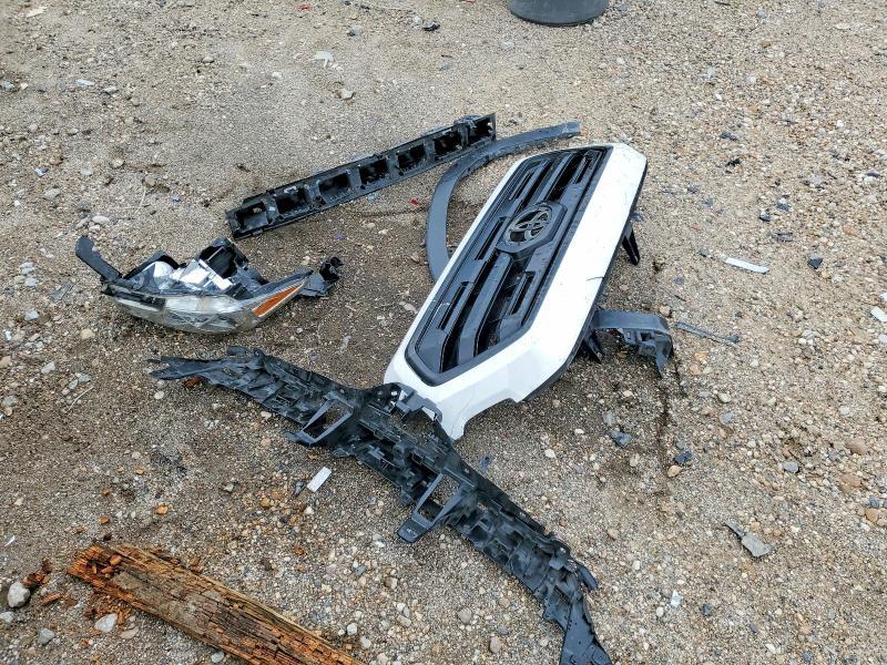 2017 Toyota Tacoma SR