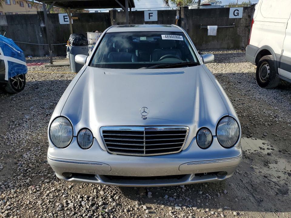 2001 Mercedes-Benz E 320