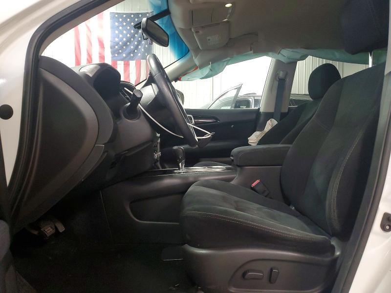 2016 Nissan Pathfinder sv