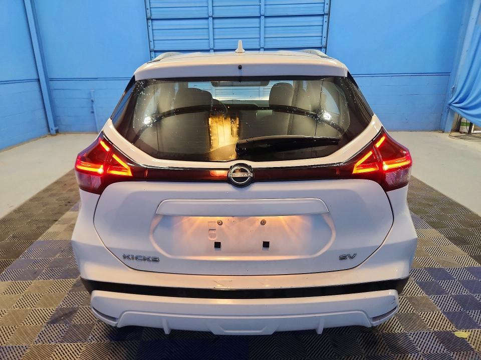 2023 Nissan Kicks sv