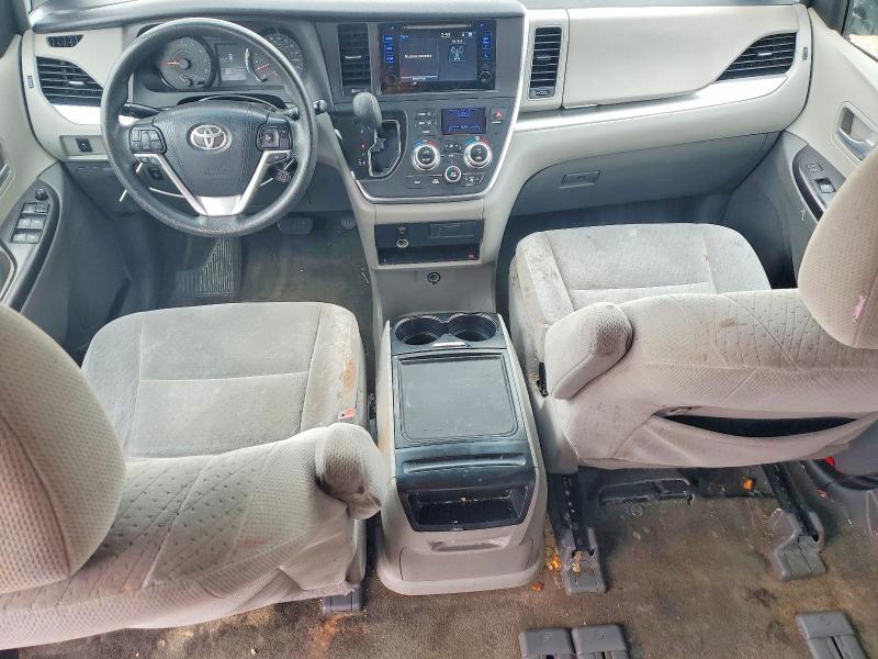 2016 Toyota Sienna le 8-passenger