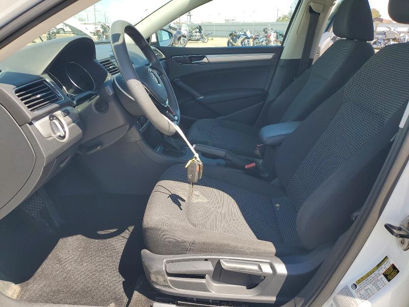 2016 Volkswagen Passat s