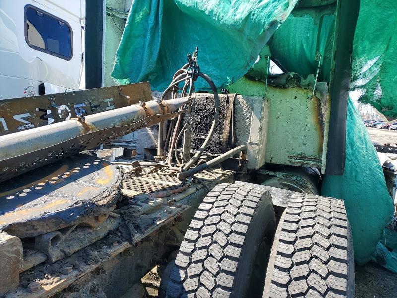 2022 Kenworth Construction W900