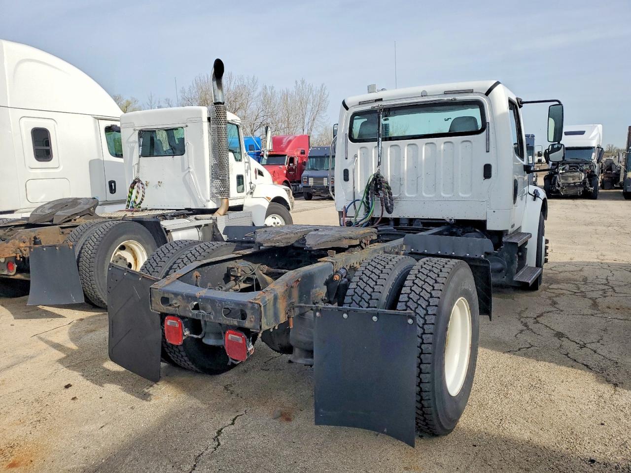 2011 Freightliner M2 106 MED-BOX Truck