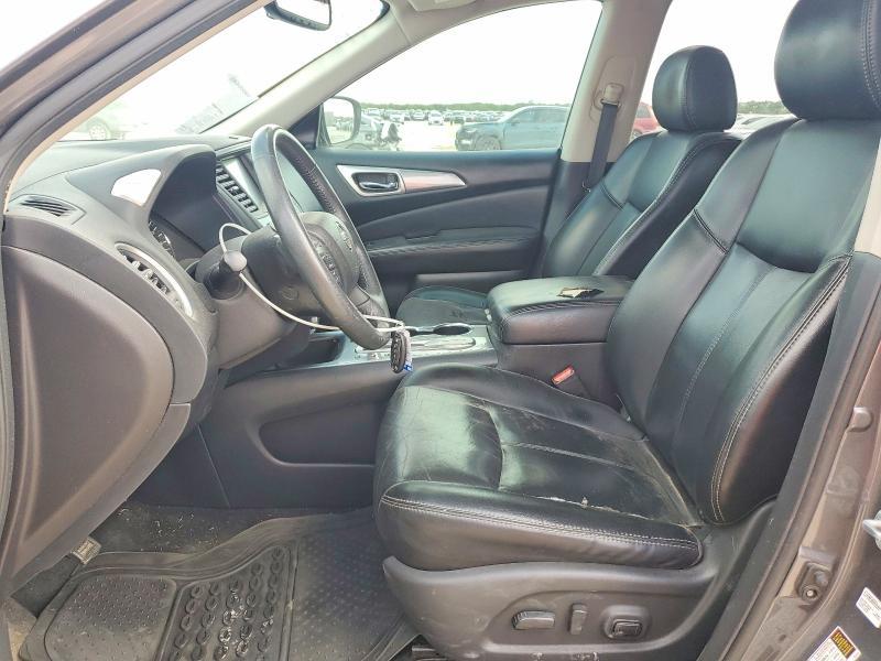 2017 Nissan Pathfinder sl