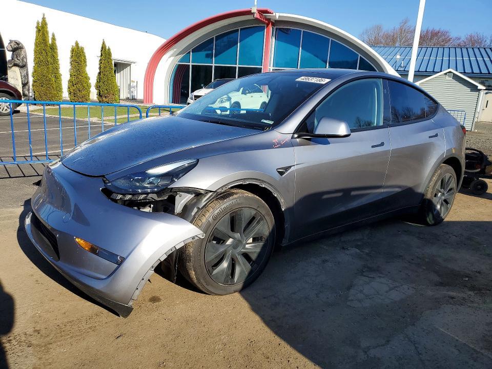2025 Tesla Model y
