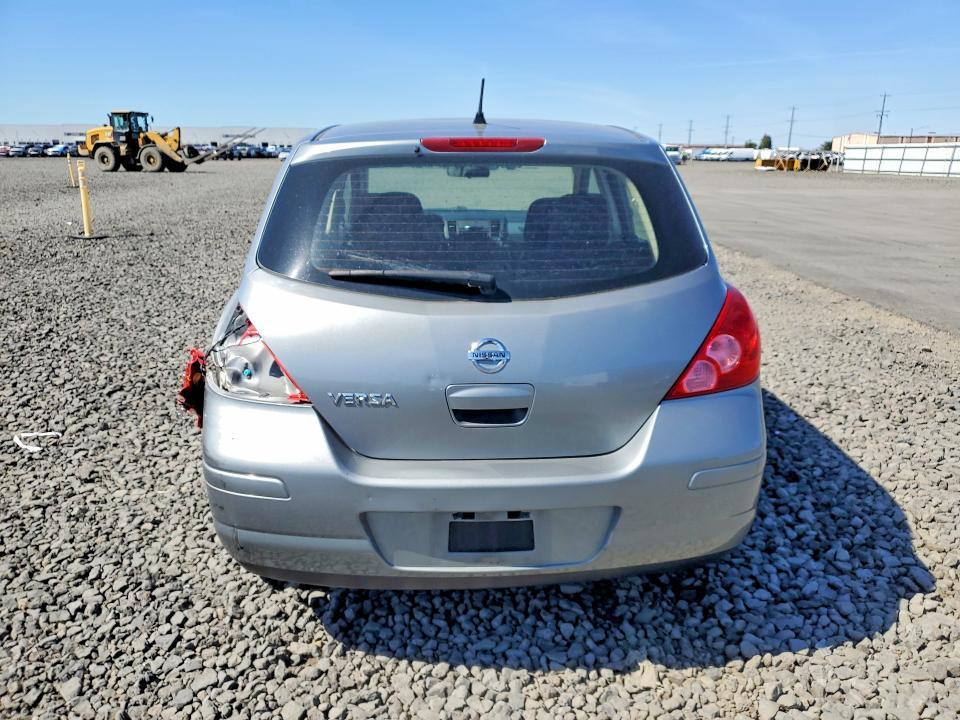 2011 Nissan Versa 1.8 s
