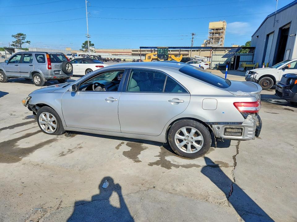 2011 Toyota Camry le