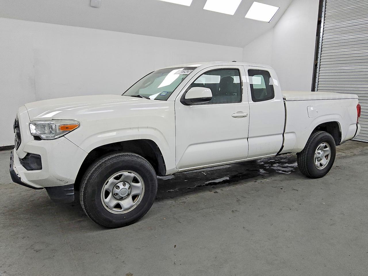 2016 Toyota Tacoma SR