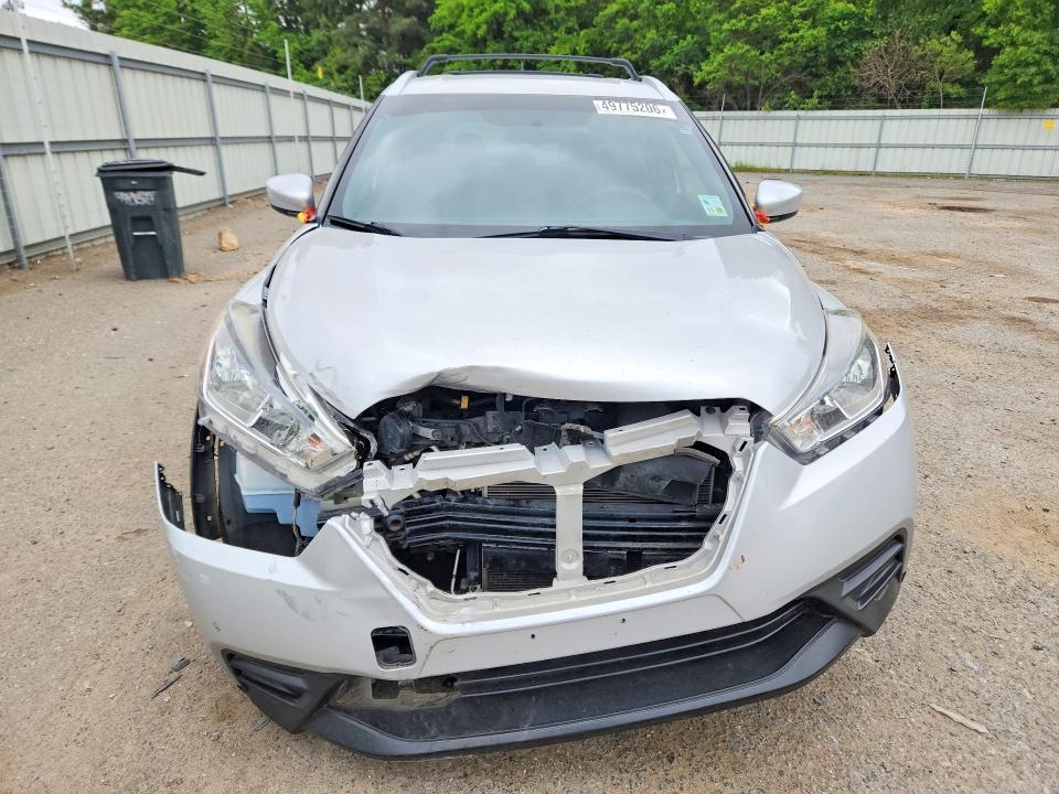 2018 Nissan Kicks sv