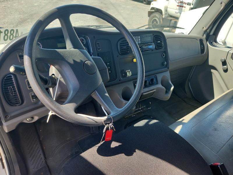 2004 Freightliner Business Class M2 Refrigerated box Truck