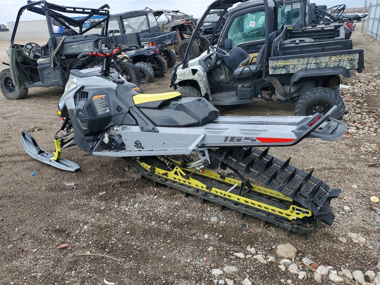 2025 Skidoo 2025 SKI-DO Snowmobile