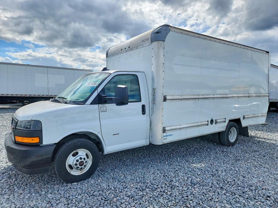 2022 GMC Savana BOX Truck