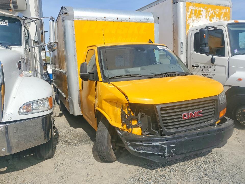 2022 GMC Savana BOX Truck