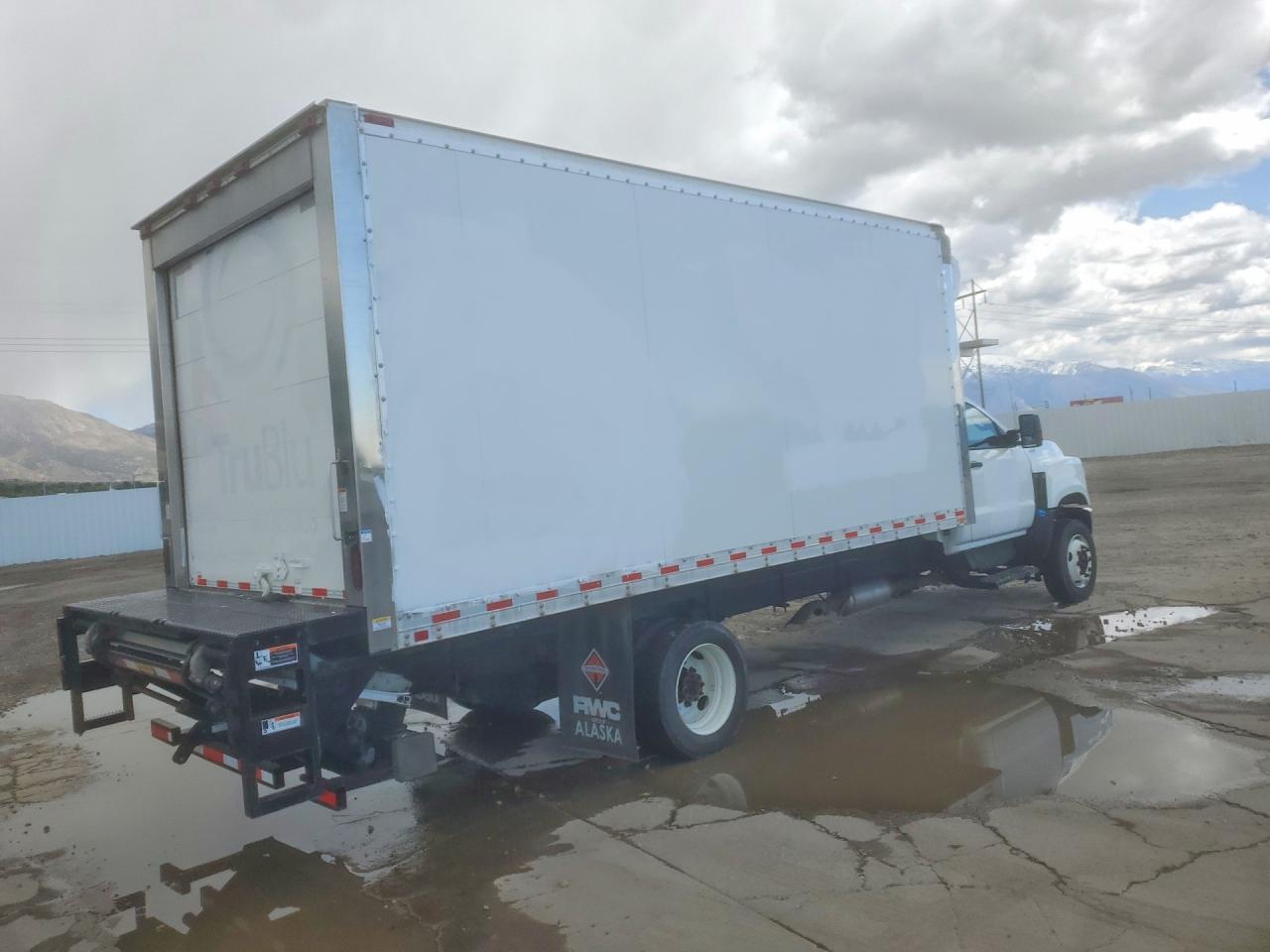 2021 International CV515 Refrigerated BOX Truck