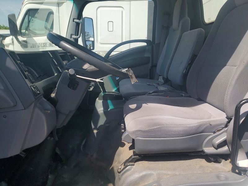 2017 Isuzu NRR BOX Truck