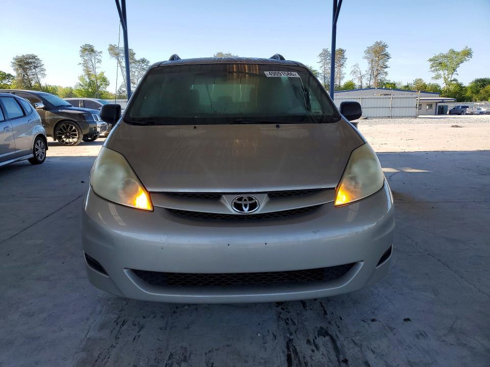 2006 Toyota Siena
