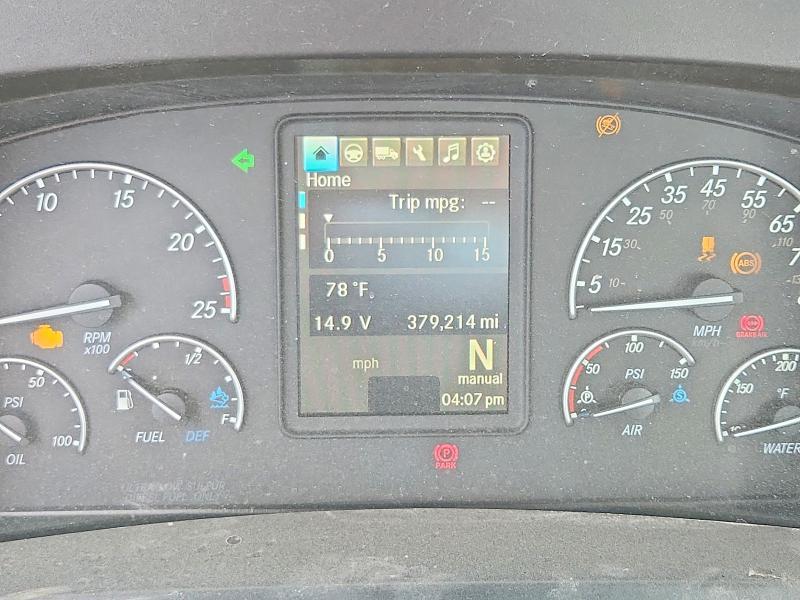 2021 Freigliner 2021 Freightliner Cascadia 113 Semi Truck