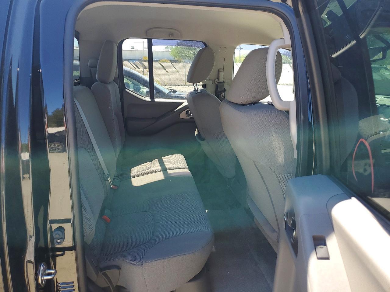 2018 Nissan Frontier SV