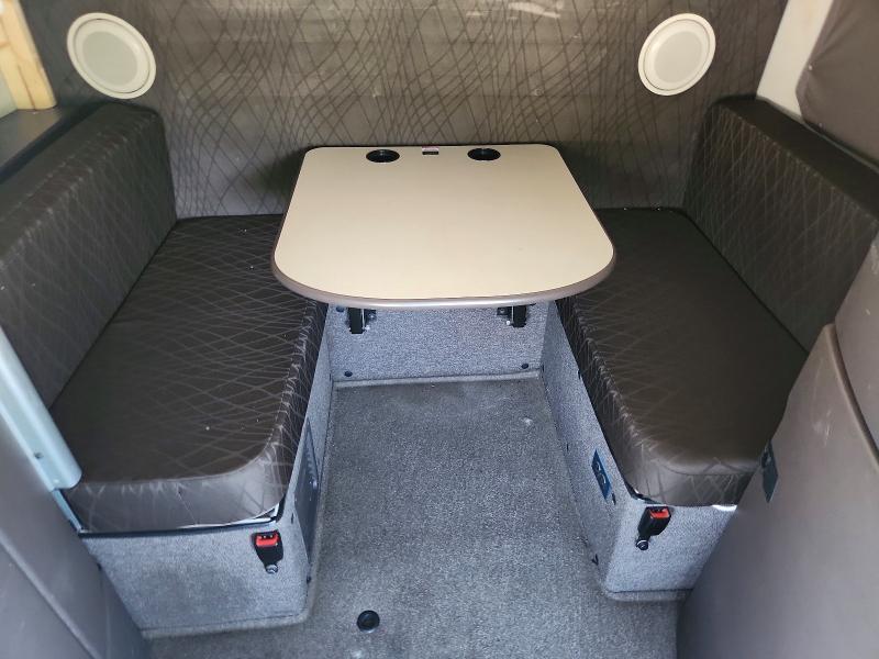 2018 Volvo VNL Semi Truck