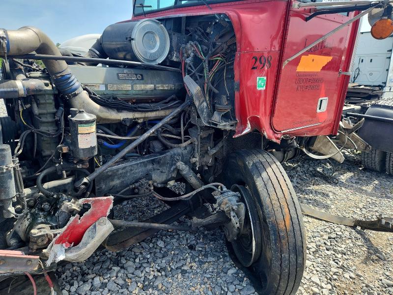 1999 Freigliner 1999 Freightliner Fld120 Semi Truck