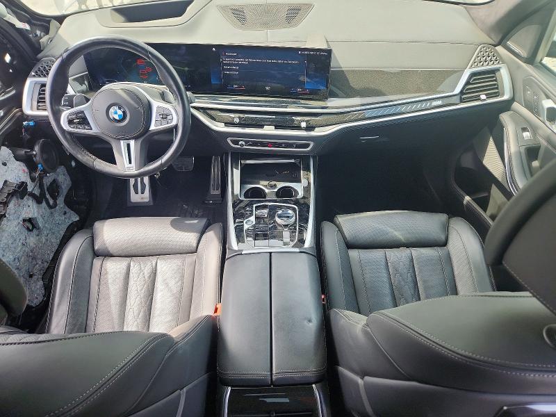 2023 BMW X7 M60i